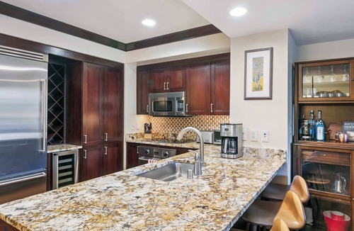 Truckee Condo | Spectacular Luxurious Mid- Mountain four bedroom at the Ritz-Carlton Northstar