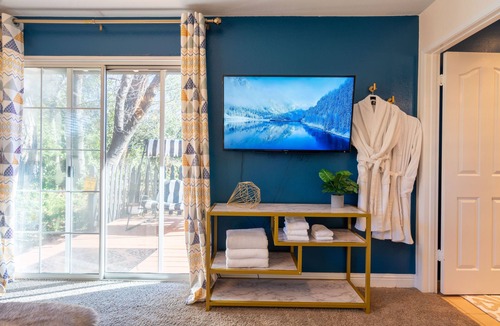 Shasta Lake House | 💥Spring Special💥Hot Tub ~2200 sq ft on 2 acres ~ 🃏Game Room ~ Close to Lake📍