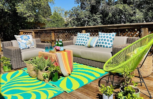 St. Helena House | St. Helena luxury and chic townhouse, sunny, private and best walking location.