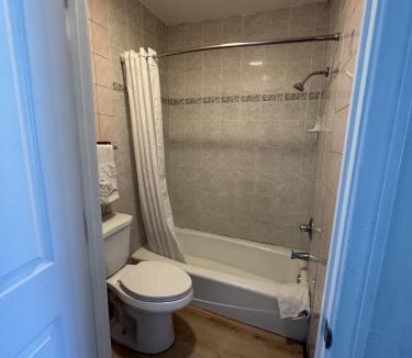 North Long Beach Hotel | Stallion Inn Motel
