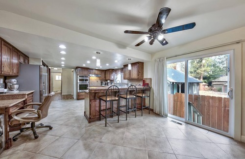Lakeside Park House | Starts 499.00 Nite Park n Walk 3Blks-Beach, Stateline Casinos & Ski Gondola