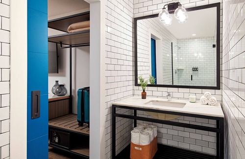 North Pacific Beach Hotel | Steps from the Sand: Room with Ocean Panorama in Modern Setting