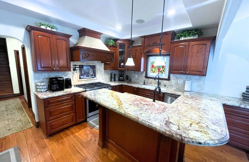 Belmont Shore House | Steps from the sand, well-stocked, clean, family beach home. AC & easy pkg.