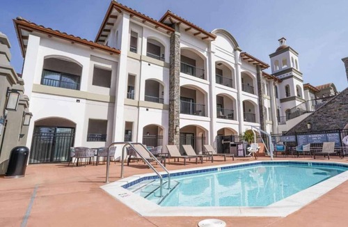 Beach Hill - Beach Flats Hotel | Steps to Boardwalk | Ocean View + Free Breakfast