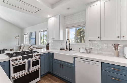 West Newport Villa | Steps to Lido Village and the Marina- Heart of Lido Island, 2 Car Garage!