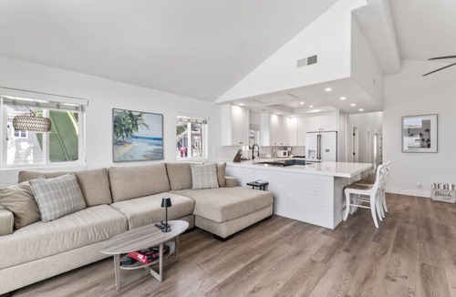 West Newport Villa | Steps to Lido Village and the Marina- Heart of Lido Island, 2 Car Garage!