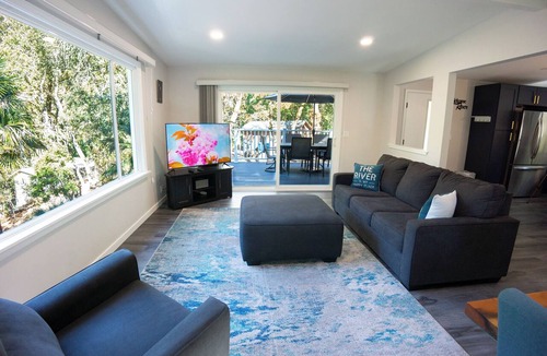 Hacienda House | Steps to Russian River~Near Guerneville~Hot Tub, Game Yard & Cosmo Retreat