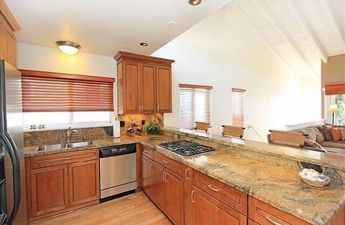 Santa Ana Heights House | Steps to Sand, Bikes, Balcony & Great Parking