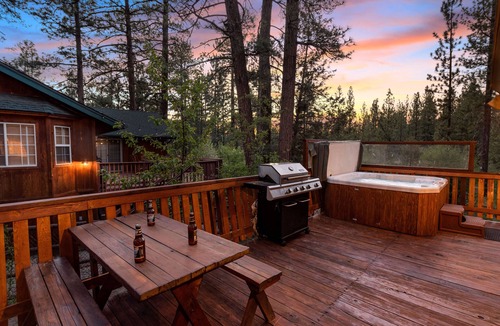 Fox Farm Ski Chalet | Stunning Chalet w/Central AC. Close to Lake and Village- Spa, Fireplace and BBQ