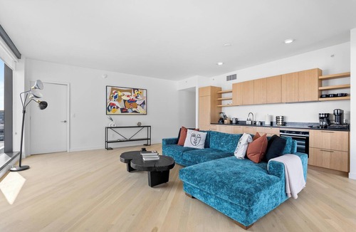 Hollywood Apartment | Stunning Hollywood Views: 2BR Steps from Walk of Fame + Rooftop