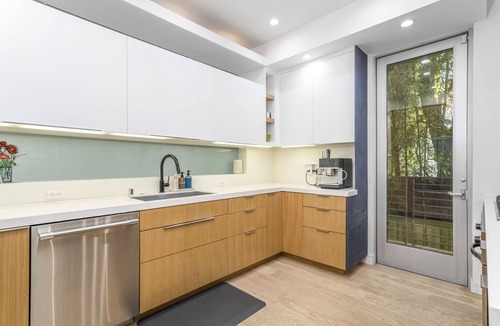 Beverly Grove House | Stunning home in the heart of West Hollywood w/private rooftop spa!