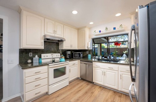 Lake Forest House | STUNNING HOME WITH SPA, FRONT AND BACK YARD, HUGE DECK, OUTSTANDING LOCATION