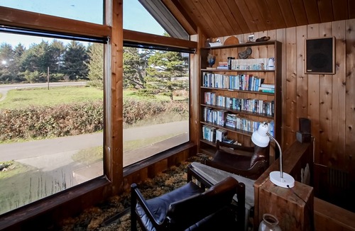 Smith River House | Stunning Ocean & Mountain Views, Quiet Family Home, Gas Grill, Beach Access