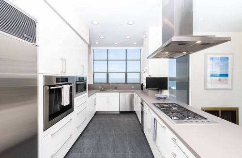Gas Lamp Section House | Stunning Panoramic Ocean Views Penthouse Hot Tub