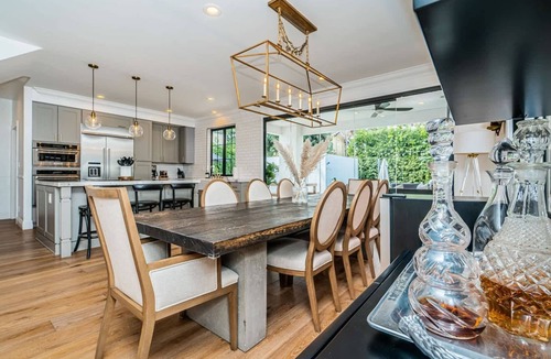 South Park House | Stunning + Spacious Family Friendly Home Near Zoo