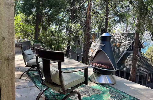 Cedar Glen Cottage | Stylish 1926 Cottage Retreat: Mountains, PCT, Lake Arrowhead, Miller's Landing