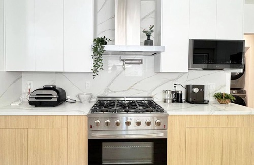 Los Angeles House | Stylish 3BR/3BA Oasis Near Century City - FH1