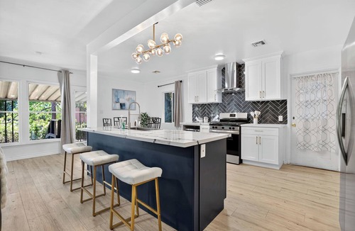 Pasadena House | Stylish 3BR Pasadena Home w/Yard Near Old Town