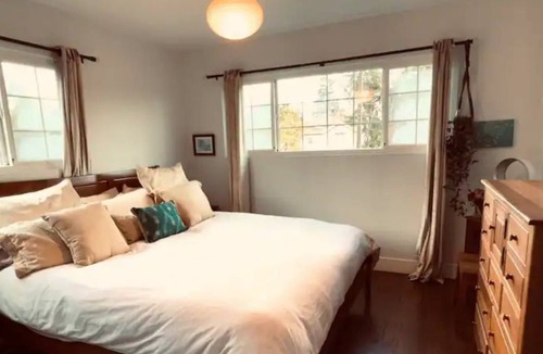 Mount Carmel House | Stylish and Serene Executive Silicon Valley Home