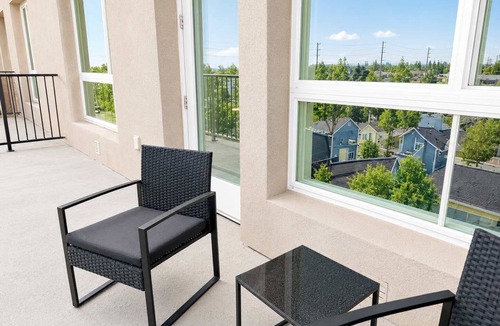 Lyon Street Apartment | Stylish Apartment Near Disneyland w/Pool & Gym