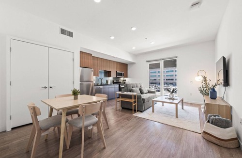 Downtown Long Beach Apartment | Stylish Condo/Mins to Shoreline
