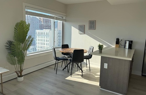 Nob Hill Apartment | Stylish High-Floor 1BR with Skyline Views