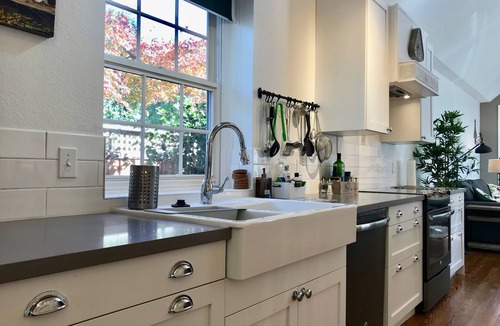 Junior College Neighborhood Association House | Stylish, pet friendly vintage gem on one of Santa Rosa's prettiest streets!