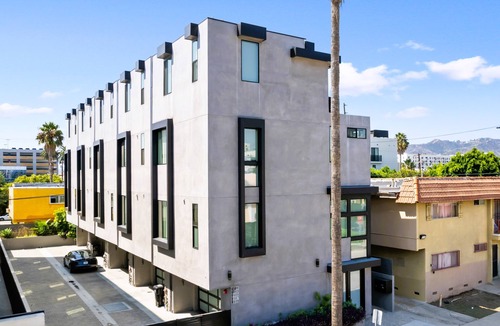 Hollywood House | Stylish vacation home in heart of Hollywood