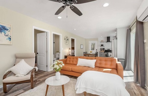 Oakhurst Cottage | Sugar Pine Cottage 1BD1BTH Yosemite & Bass Getaway