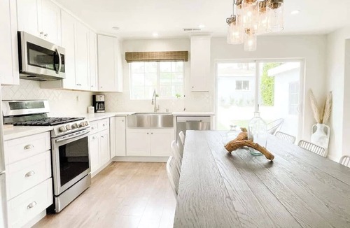 North Pacific Beach House | Sunny Family Friendly Home I Near Beach + Shops