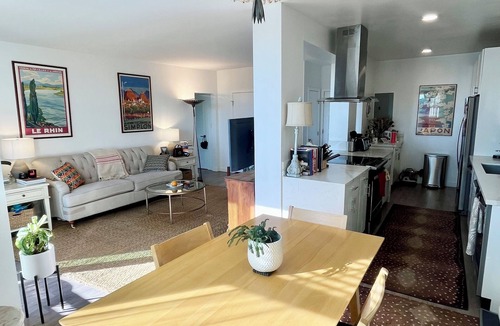 Los Feliz Apartment | Sunny, Furnished Silver Lake 1BR Mid-term rental, WFH ready, Utilities included
