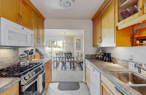 Araby Commons Condo | Sunny Palm Springs Retreat with Shared Pool, Hot Tub & Prime Location!