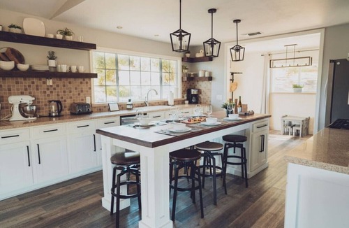 Ahwahnee House | Sunset Site *Boulder Bliss* HotTub by Casa Oso