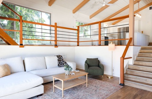 Bostonia House | Sunshine Villa: Karaoke, Pool, Spa & Arcades