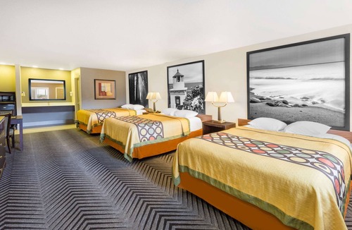 Fortuna Hotel | Super 8 by Wyndham Fortuna