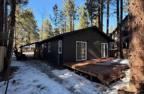 Tahoe Island Cabin | Super Cozy, 3BR, Tahoe Cabin, Fireplace, Near Everything
