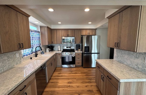 West Newport House | SurfView 8Units A/C* Park12Cars EVChr W/D 16Bikes