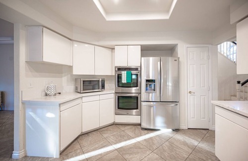 Pinto Palomino House | SVS: 4BD/3BA Private Las Vegas Home | Sleeps 8 | Near the Strip