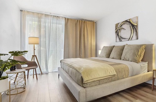 El Segundo Condo | Swim, Dine, Relax: Elegant Condo in Marina del Rey