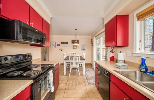 Al Tahoe House | Tahoe Beachy Cabin 3 Bedrooms-Hot Tub-Fenced Yard, Pets OK 846S