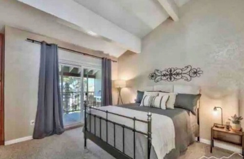 Tahoe Village Condo | Tahoe Getaway! 3 bed/2 bath, 5 minutes from the slopes!