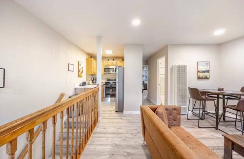 Tahoe Village Condo | Tahoe Mountain Escape. 12 Min to Beach
