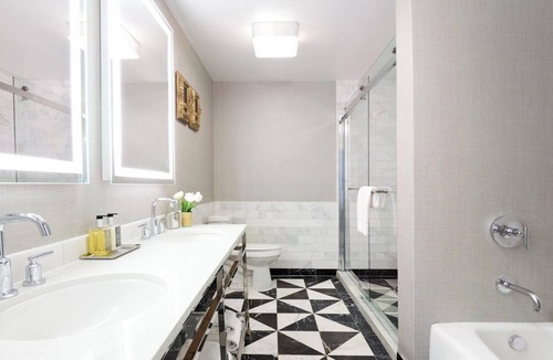 Norma Triangle Hotel | Take Pleasure in Los Angeles l 2 Suites w/Rooftop Pool & Gym Access