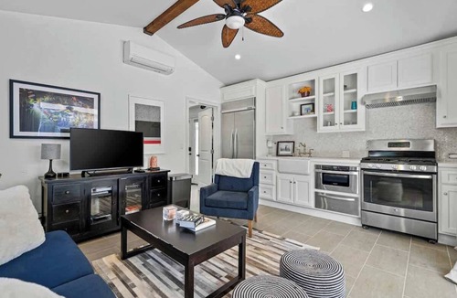 Tarzana House | Tarzana 1BR ADU | Pool + Hot Tub & Fire Pit | C&C