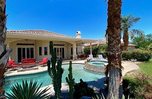 Rancho Mirage Villa | Tee Time | 2BR + Den with Private Pool, Spa & Stunning Views – a Greenday property!
