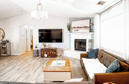 Victorville House | Terrific 3-bedroom house with AC in Victorville