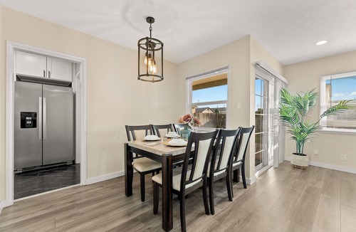 Garden Grove House | Terrific Modern 3-bedroom Home Near Disneyland