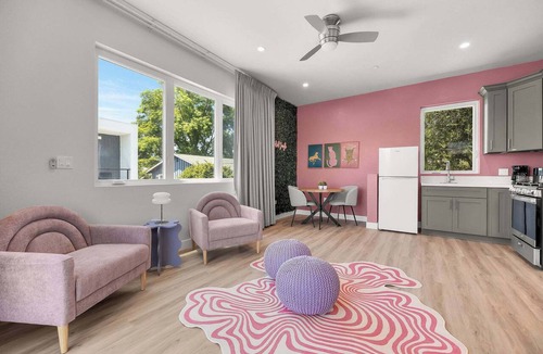 Fallbrook House | The Almond Estate | Newly Renovated | Sleeps 24