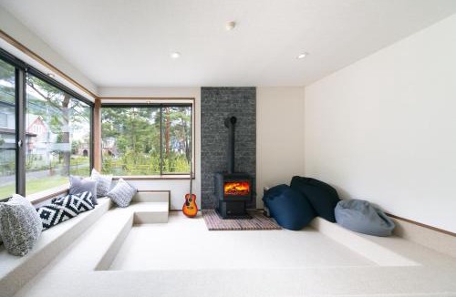 Kitaazumi-gun Ski Chalet | The Castle by HHG