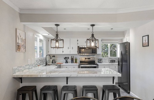 Northeast Reno House | The Hill House Mtn Views Hot Tub Fire Pit & BBQs